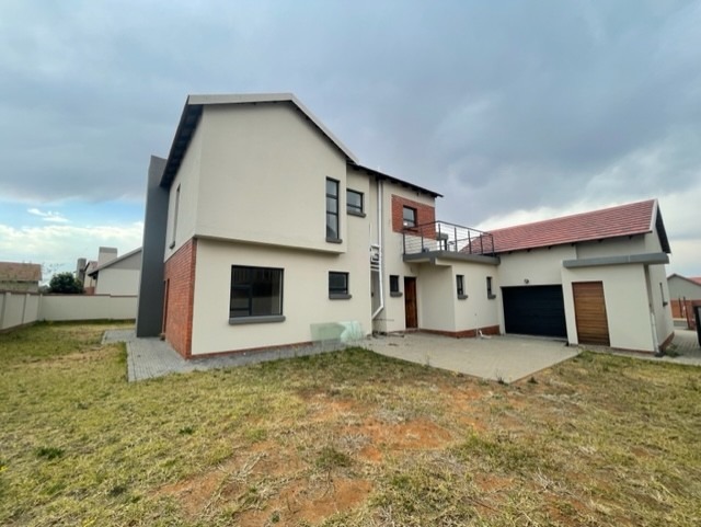 4 Bedroom Property for Sale in Wild Olive Estate Free State